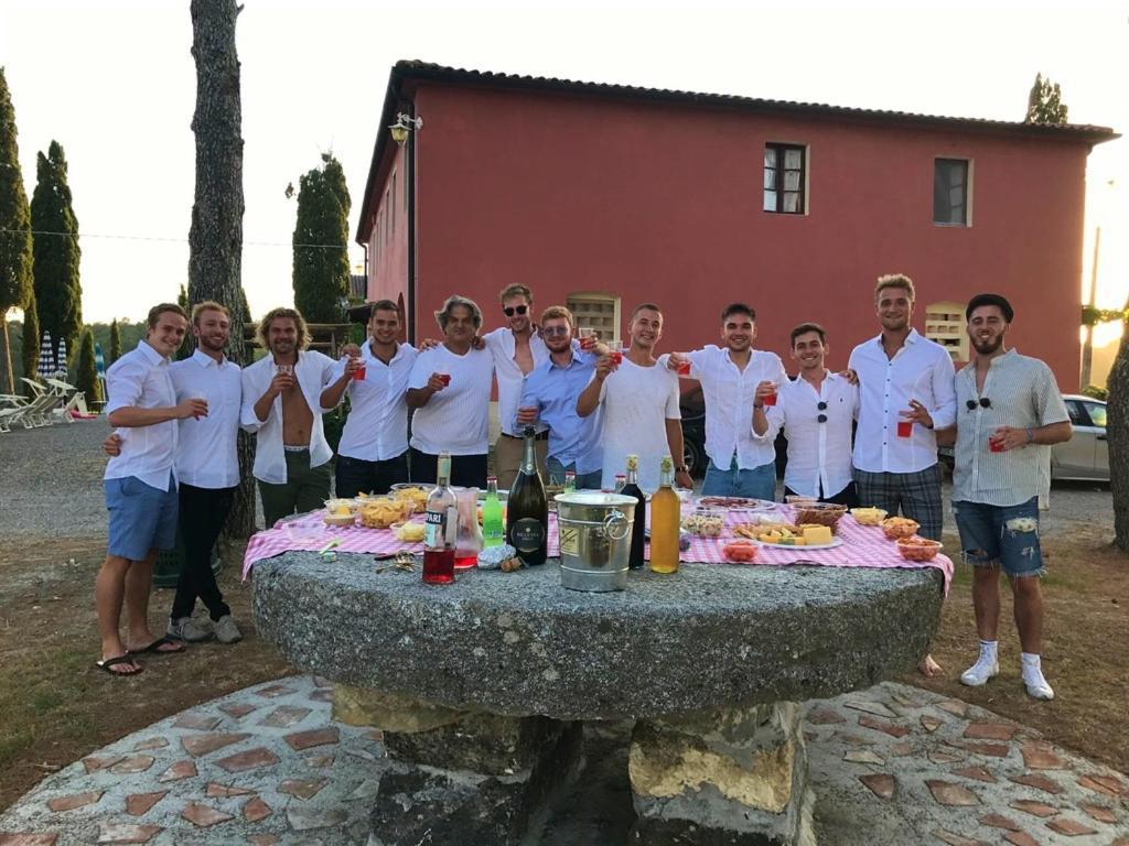 Casa Vacanze Podere Marilla Peccioli Luaran gambar