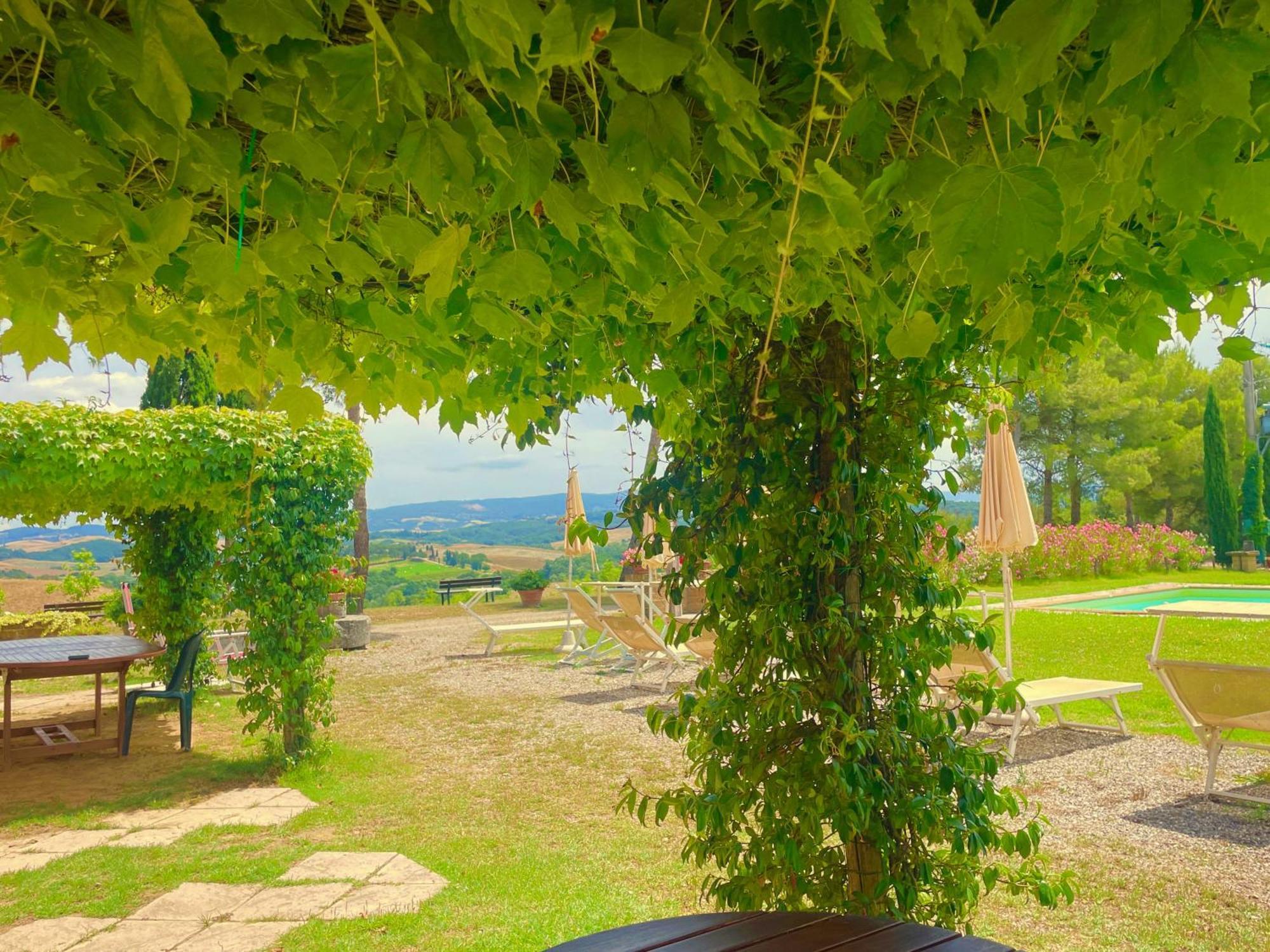 Casa Vacanze Podere Marilla Peccioli Luaran gambar